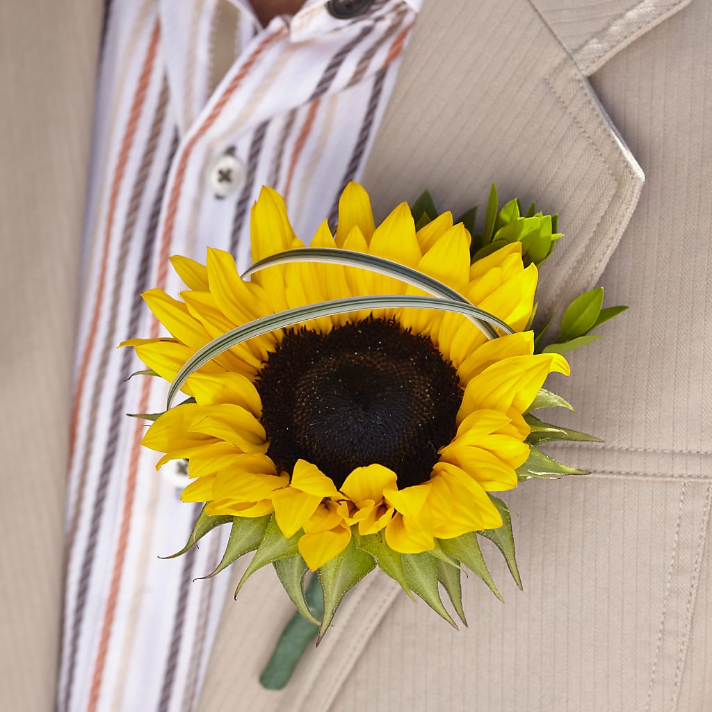 Free Spirit Boutonniere – Greater Fayetteville Flower Shop, Springdale AR