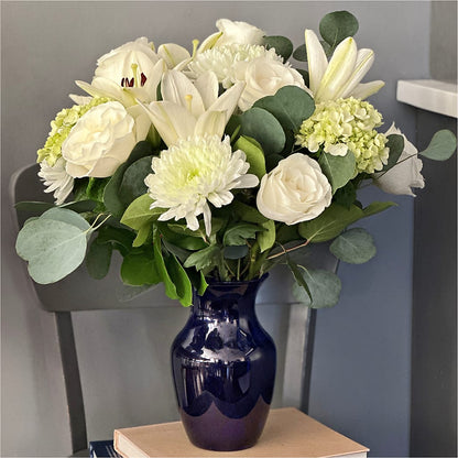 Snowy Dreams Bouquet –  Greater Fayetteville Flower Shop, Springdale AR