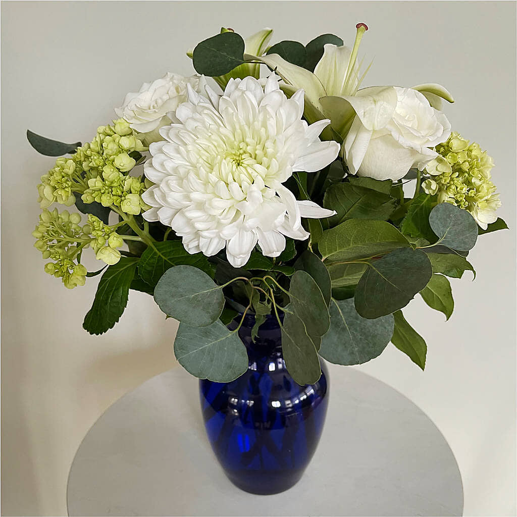 Snowy Dreams Bouquet –  Greater Fayetteville Flower Shop, Springdale AR