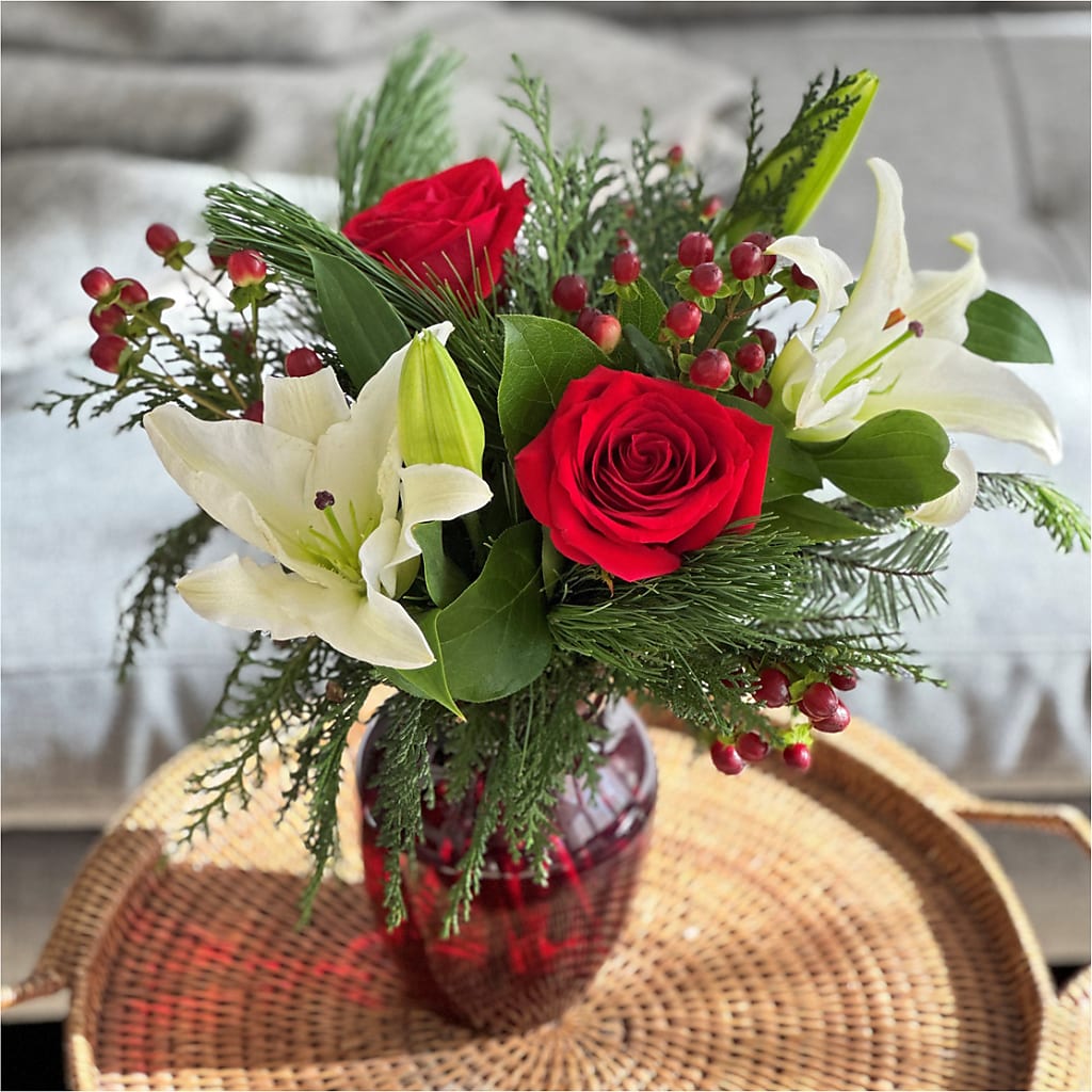 Evergreen Delight Bouquet –  Greater Fayetteville Flower Shop, Springdale AR